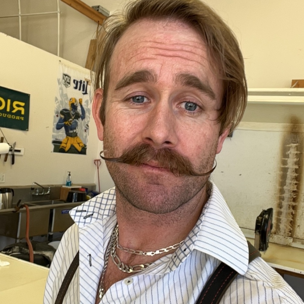 Meet your Posher, Cayd